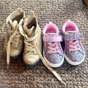 Pair of glitter shoes. Both size 6.